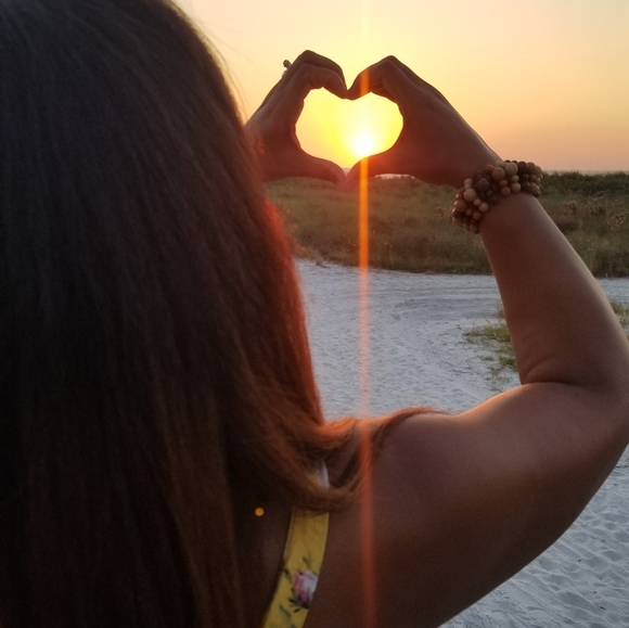 Meet your Posher, Jasmine🦊🌻🍄🥧🍁🍂🐿🦔🦝📚🕯☕🥾👩🏽🌾 - Picture 3 of 16